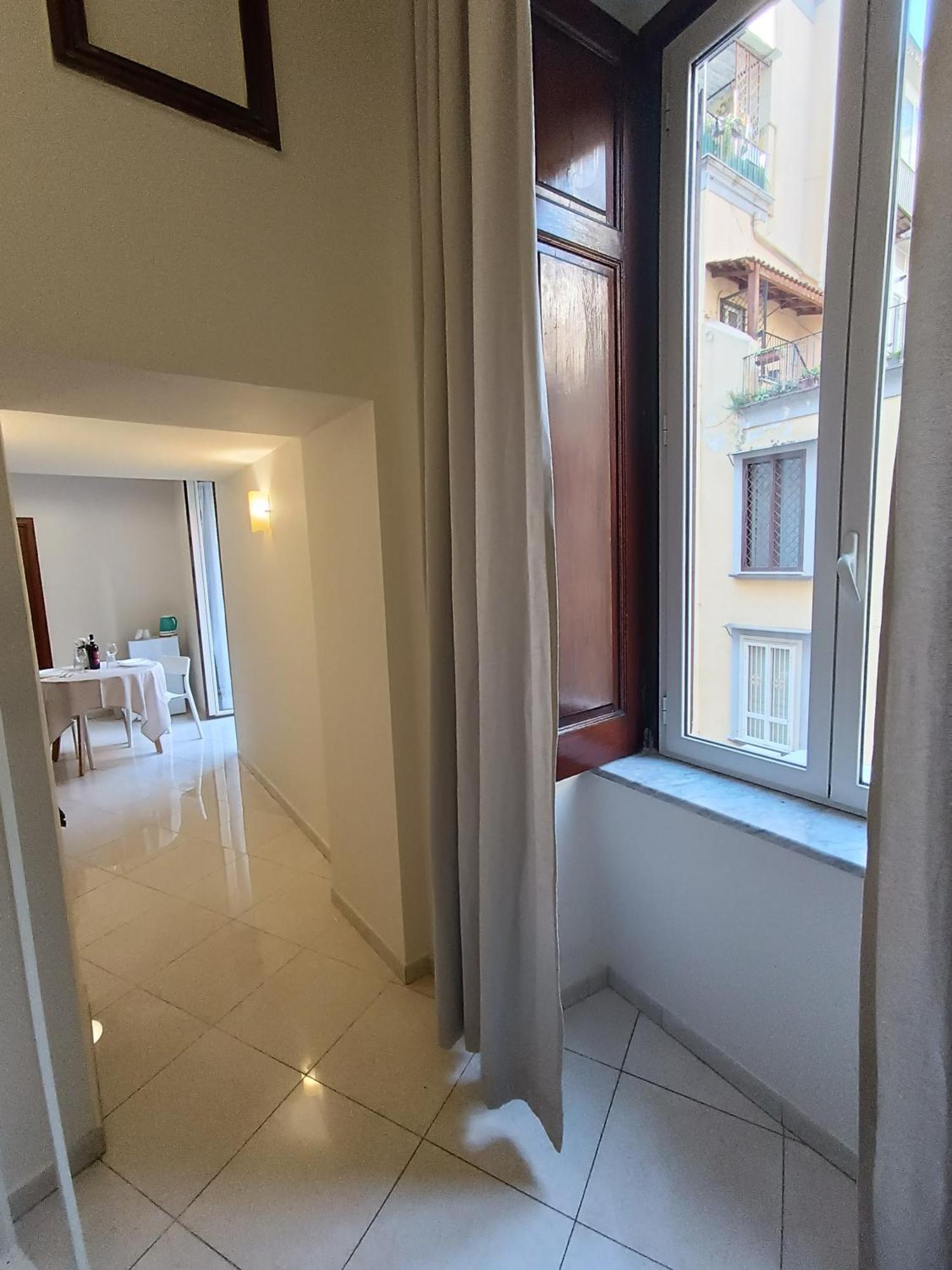 Residenza Geri - Suite And Home Napoli Centro Экстерьер фото