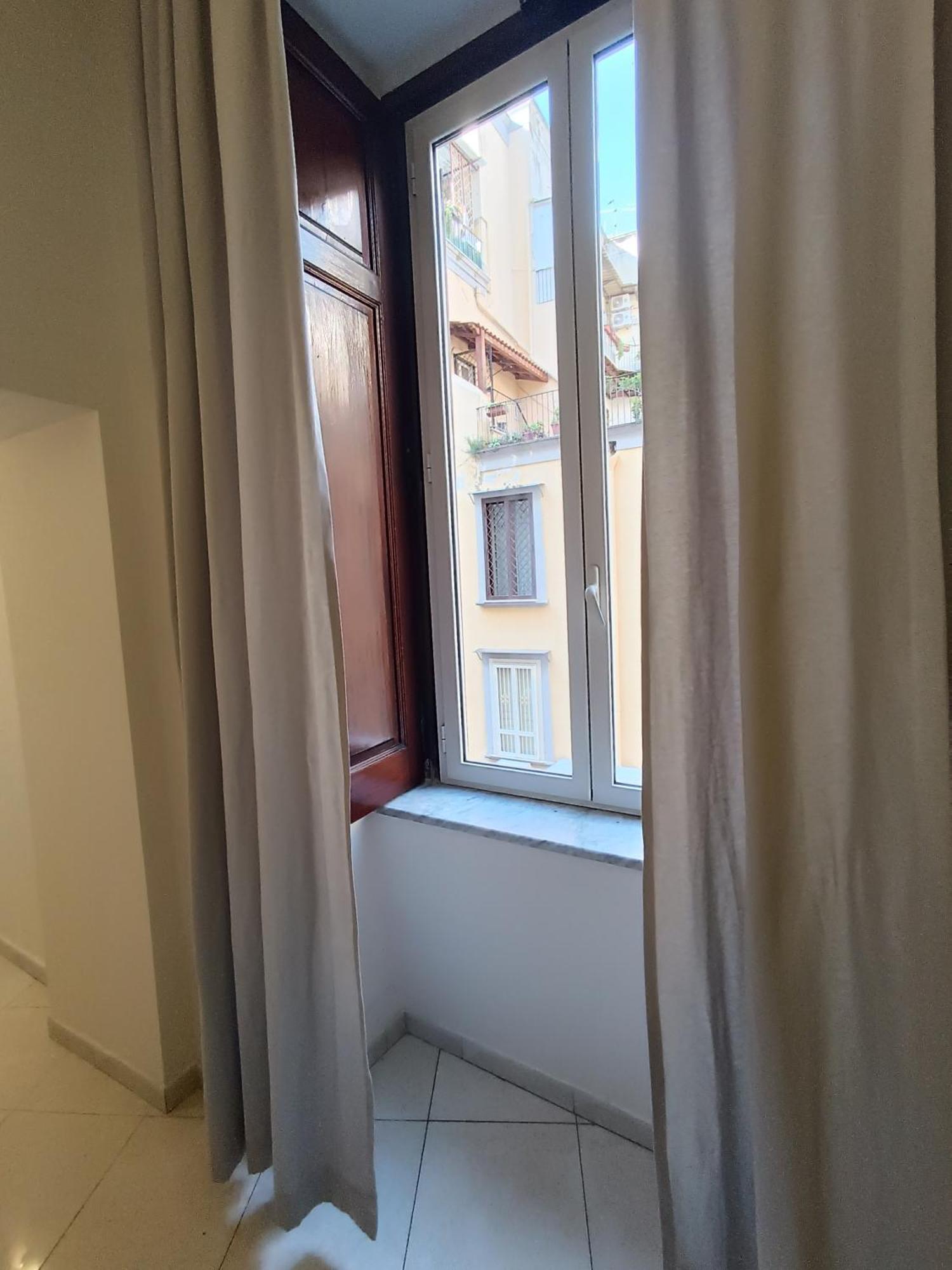 Residenza Geri - Suite And Home Napoli Centro Экстерьер фото